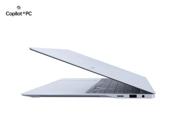 Samsung Galaxy Book4 Edge Copilot+ PC - 14" Touchscreen - Snapdragon X Elite - 16GB RAM - 512GB SSD - Qualcomm Adreno | NP944XMA-MC1US